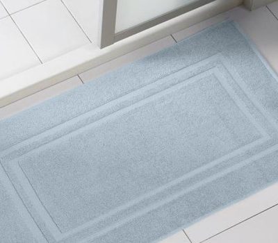 Thảm chân màu xanh