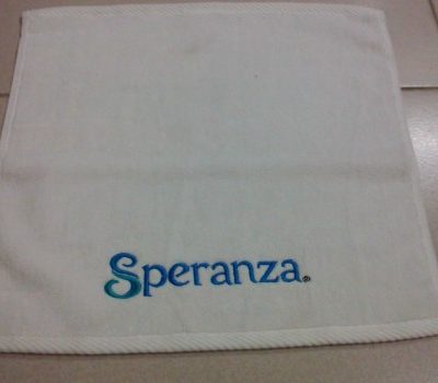 Khăn tay thêu logo