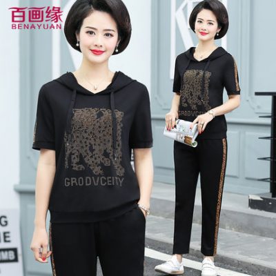 Bộ đầm mẹ mùa hè 2019 mới dành cho nữ trung niên thời trang thời trang nữ trung niên thể thao hè hai mảnh