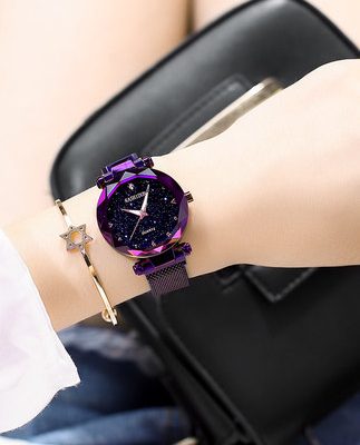 Đồng hồ đeo tay mẫu 42