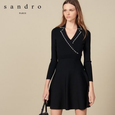 Sandro2019 mùa thu và mùa đông mới, hạt cổ chữ V của phụ nữ được trang trí váy dệt kim mỏng SFPRO00514