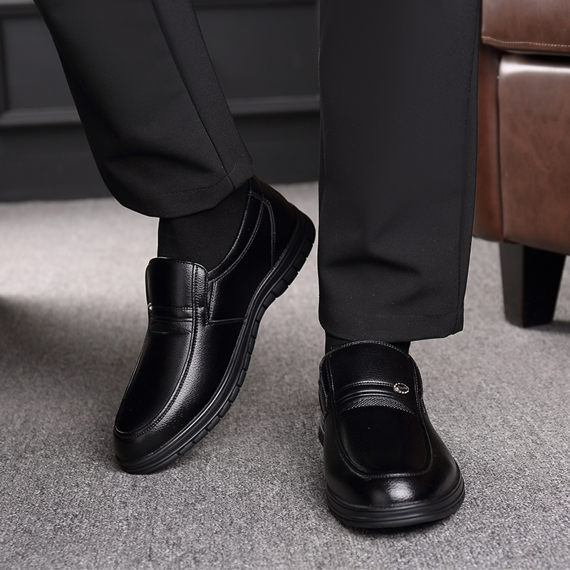 Giày nam Aokang màu đen giày da công sở mềm mại, giày đế mềm, thoáng mát cho người trung niên và người cao tuổi. (1)