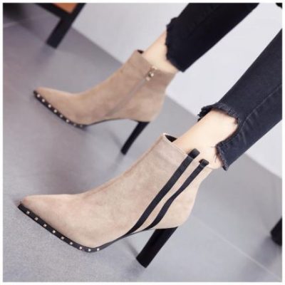 Giày bốt nữ đế xuồng 2019 thu đông mới hoang dã cộng với bốt nhung da Martin bốt cao gót nhọn