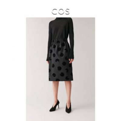 COS Women thun eo Flocking Váy Váy Đen 2020 Xuân Mới 0834774001