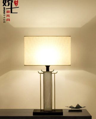 Jiaoqi hiện đại mới phong cách Trung Quốc đèn bàn đơn giản phòng ngủ đầu giường đèn cổ điển mô hình phòng phong cách Trung Quốc đèn bàn trang trí