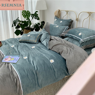 Bộ sưu tập nhung nhung bốn mảnh mùa thu và mùa đông nhung chống tĩnh điện cho bé kiểu dáng nông thôn