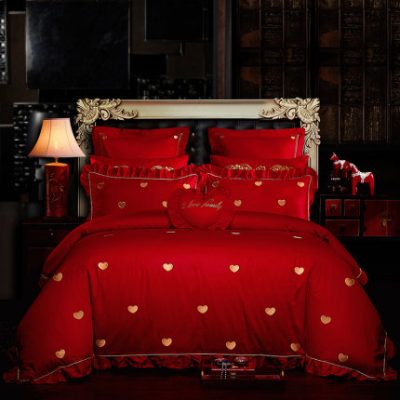 Bộ đồ cưới thêu bông nguyên chất gồm bốn bộ chăn ga gối cưới màu đỏ 1.8m.