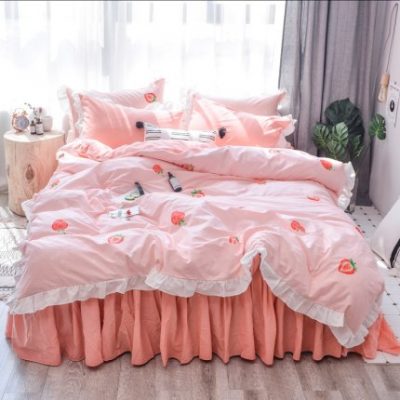 Cotton nguyên chất màu đỏ công chúa phong cách bộ đồ giường bốn mảnh cotton cô gái trái tim quilt tấm ga trải giường váy ba mảnh thiết lập