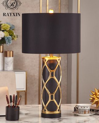 Ánh sáng sang trọng Bắc Âu đơn giản hậu hiện đại đèn bàn phòng ngủ cạnh giường ngủ Phòng khách Mỹ nhà lưới màu đỏ trang trí đám cưới ánh sáng