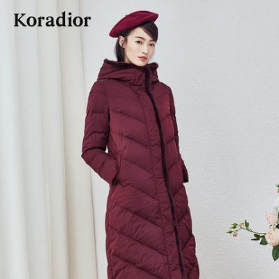 Quần áo nữ thương hiệu Koradior / Kelai Tier 2018 trung tâm mua sắm mùa đông mới với áo khoác đỏ cùng thời trang