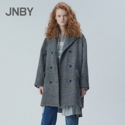 [Giống như trung tâm mua sắm] JNBY / Jiangnan thường dân 2019 mùa đông áo khoác kẻ sọc mới 5JA240700