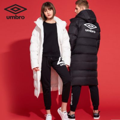 Umbro UMBRO nam và nữ mùa thu đông vịt xuống lạnh thời trang ấm áp lỏng lẻo trên đầu gối áo khoác thể thao dài xuống