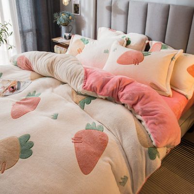 Bộ đồ giường bằng vải nỉ san hô bốn mảnh flannel pha lê hai mặt