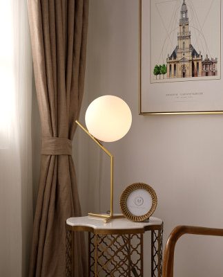 Trang trí Bắc Âu đơn giản đèn bàn lãng mạn ấm áp phòng khách nhà sáng tạo Bắc Âu nghiên cứu phòng ngủ hình cầu đèn ngủ