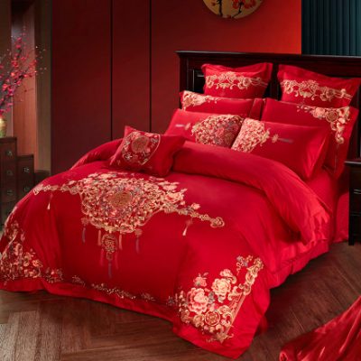 Bộ đồ cưới gồm bốn chiếc chăn bông lớn màu đỏ bông cotton thêu màu đỏ mới cưới