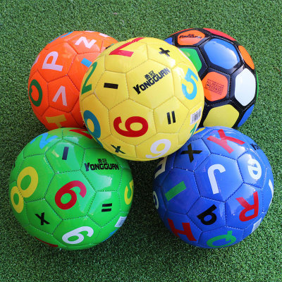 Miễn phí vận chuyển Búp bê có cùng kèn trẻ em bóng đá mẫu giáo trẻ em đồ chơi thể thao ngoài trời bóng PU 2-3-4-5 tuổi