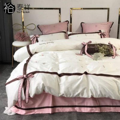 Bộ chăn ga gối bốn mảnh cotton châu Âu dài 60 chiếc chăn bông đơn giản kiểu giường công chúa cotton đôi 1,8m