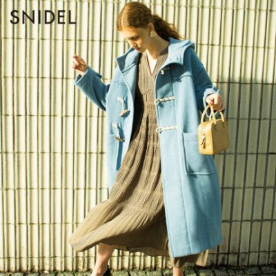 SNIDEL2019 mùa thu và mùa đông mới giản dị hoang dã rắn màu khóa sừng áo len trùm đầu SWFC195012