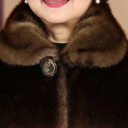 Quần áo phụ nữ trung niên và cao tuổi Áo lông của mẹ áo khoác lông giả lông chồn áo len bà già quần áo mùa thu và mùa đông3