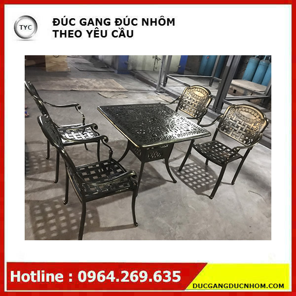 Ban-ghe-san-vuon-nhom-duc-hinh-vuong-3