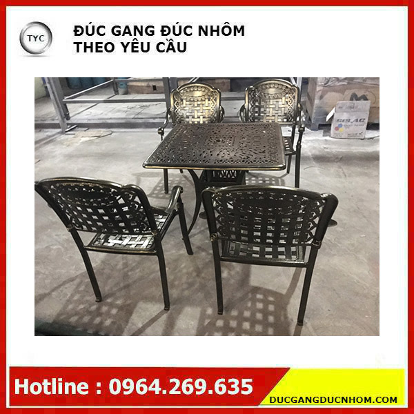 Ban-ghe-san-vuon-nhom-duc-hinh-vuong-4