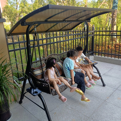 Xích đu ngoài trời biệt thự sân vườn ghế xích đu sắt rèn hộ gia đình nhiều người lưới màu đỏ treo ghế xích đu ngoài trời xích đu võng ghế xích đu