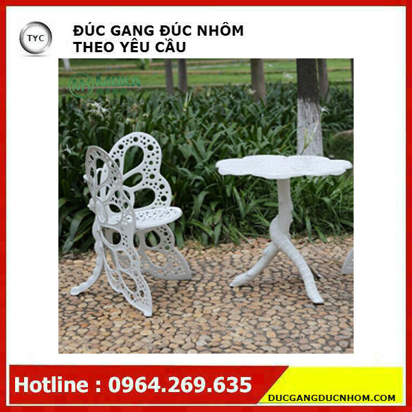 Ban-ghe-nhom-duc-ngoai-troi-ngoai-troi-ban-cong-san-thuong-ban-ghe-tre-em-mau-trang-buom-de-thuong.-5