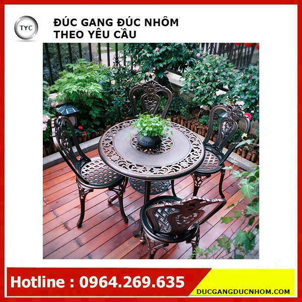 Ban-ghe-nhom-duc-ngoai-troi-nhap-khau-2