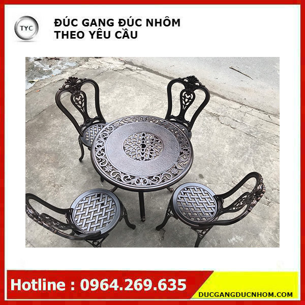 Ban-ghe-nhom-duc-ngoai-troi-nhap-khau-4