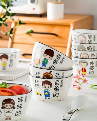 Bộ bát đĩa dành cho gia đình , được làm từ gốm sứ , họa tiết trang trí đáng yêu.