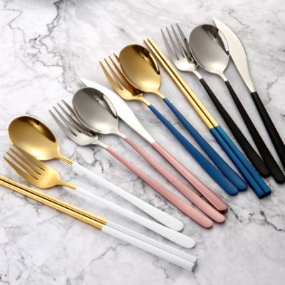 Bộ dao kéo bằng thép không gỉ 304 Bộ đồ ăn phương Tây đầy đủ bộ dao kéo bít tết trong gió gia dụng Bộ đồ ăn phương Tây dao kéo