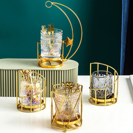 cốc+nĩa kèm khay đựng bày trí trong gđ (4)