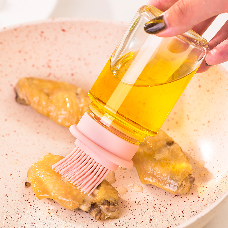 lọ đựng dầu ăn kèm đầu chổi quét (3)