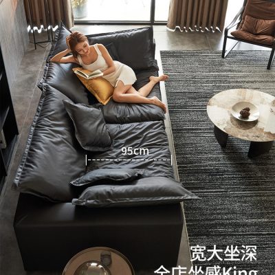 Sofa da cao cấp chống nước, mềm mại độ đàn hồi cao.