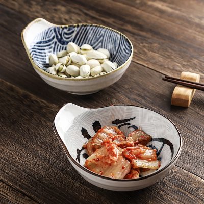 Bát nhỏ đựng gia vị, đồ ăn kèm . Phong cách kiểu Nhật.