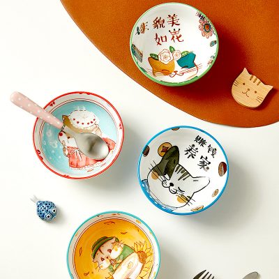 Bộ bát sứ hình những chú mèo dành cho gia đình nhỏ.