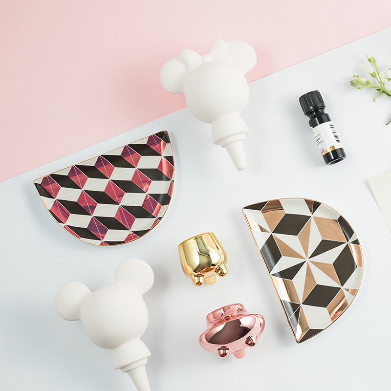 bộ khuếch tán hương thơm bằng gốm hình mickey (2)