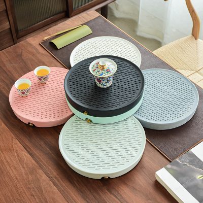 Khay đựng trà bằng gốm sứ kiểu Nhật.