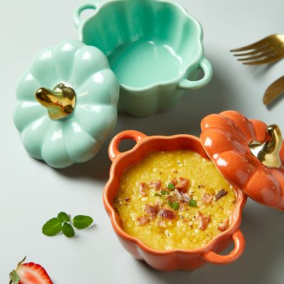 Nồi bằng sứ hình quả bí ngô , chịu nhiệt tốt , bền, đẹp mắt.