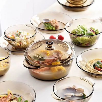 Nồi thủy tinh trong suốt ánh nâu , chịu nhiệt tốt.