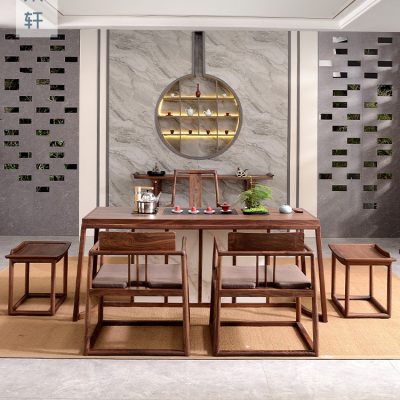 Bàn trà gỗ nguyên khối kiểu Trung Quốc.