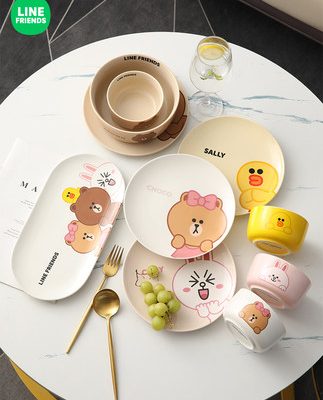 Bộ bát đĩa gốm sứ cao cấp của hãng LINE FRIENDS.