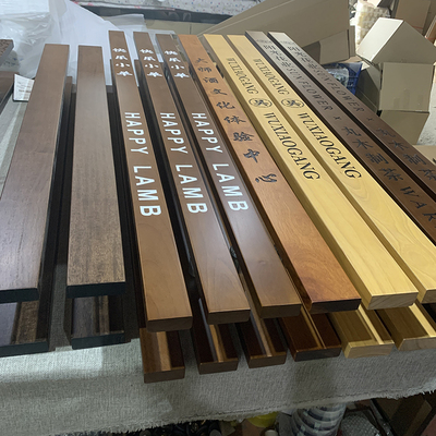 Tay nắm cửa kính đăng nhập tùy chỉnh phong cách khắc gỗ rắn khách sạn tay nắm cửa bằng thép không gỉ tay nắm cửa gỗ chữ