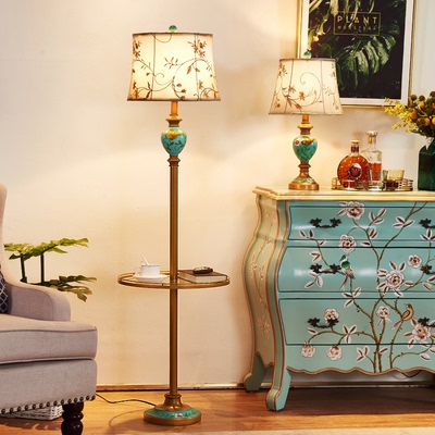 Phòng khách đèn sàn phòng ngủ ánh sáng sang trọng Bắc Âu Mỹ bàn cà phê cổ điển đầu giường đèn sàn thông minh điều khiển từ xa theo chiều dọc