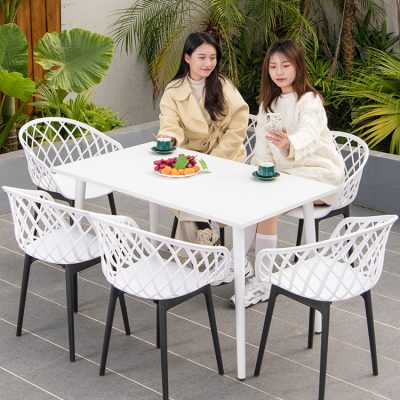 Bàn ghế ngoài trời nhập khẩu.