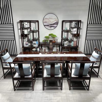 Bàn tiếp khách nhập khẩu.