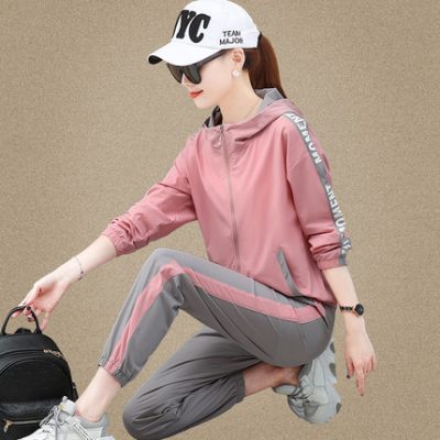 Bộ đồ thể thao của phụ nữ mùa xuân và mùa thu năm 2021 mới của phụ nữ cỡ lớn áo len rộng rãi mùa thu và mùa đông quần áo chạy bộ giản dị áo khoác mùa hè