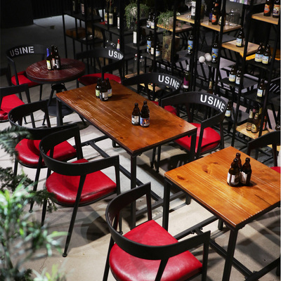 Quán bar retro bar thịt nướng nhà hàng âm nhạc phong cách công nghiệp bàn ăn gỗ rắn hình chữ nhật bàn ghế cafe sắt rèn kết hợp