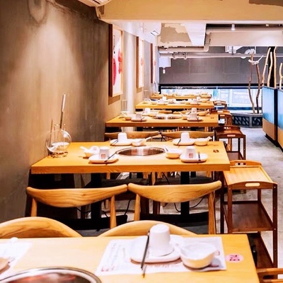 Bàn ghế nhà hàng lẩu bằng gỗ đặc