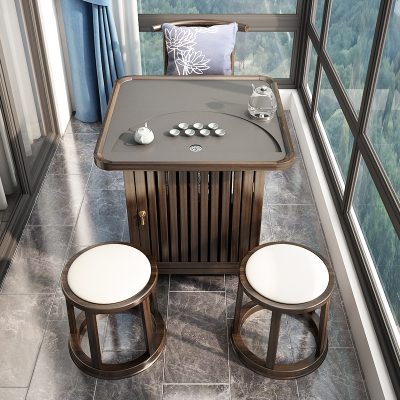 Bàn trà bằng gỗ, nhỏ gọn tiện lợi nhập khẩu.